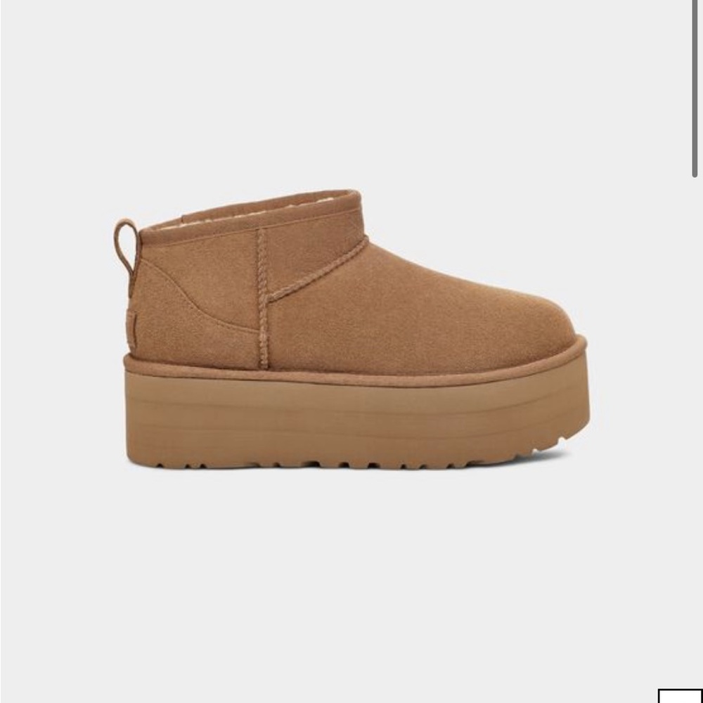 New with Stickers - Mini ultra uggs platform boots in chestnut. Size 9